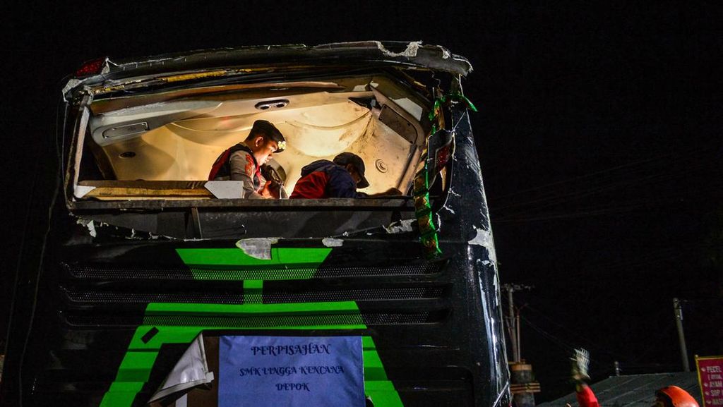 Kecelakaan Bus Rombongan Perpisahan SMK Lingga Kencana anak-anak menjerit allahu akbar